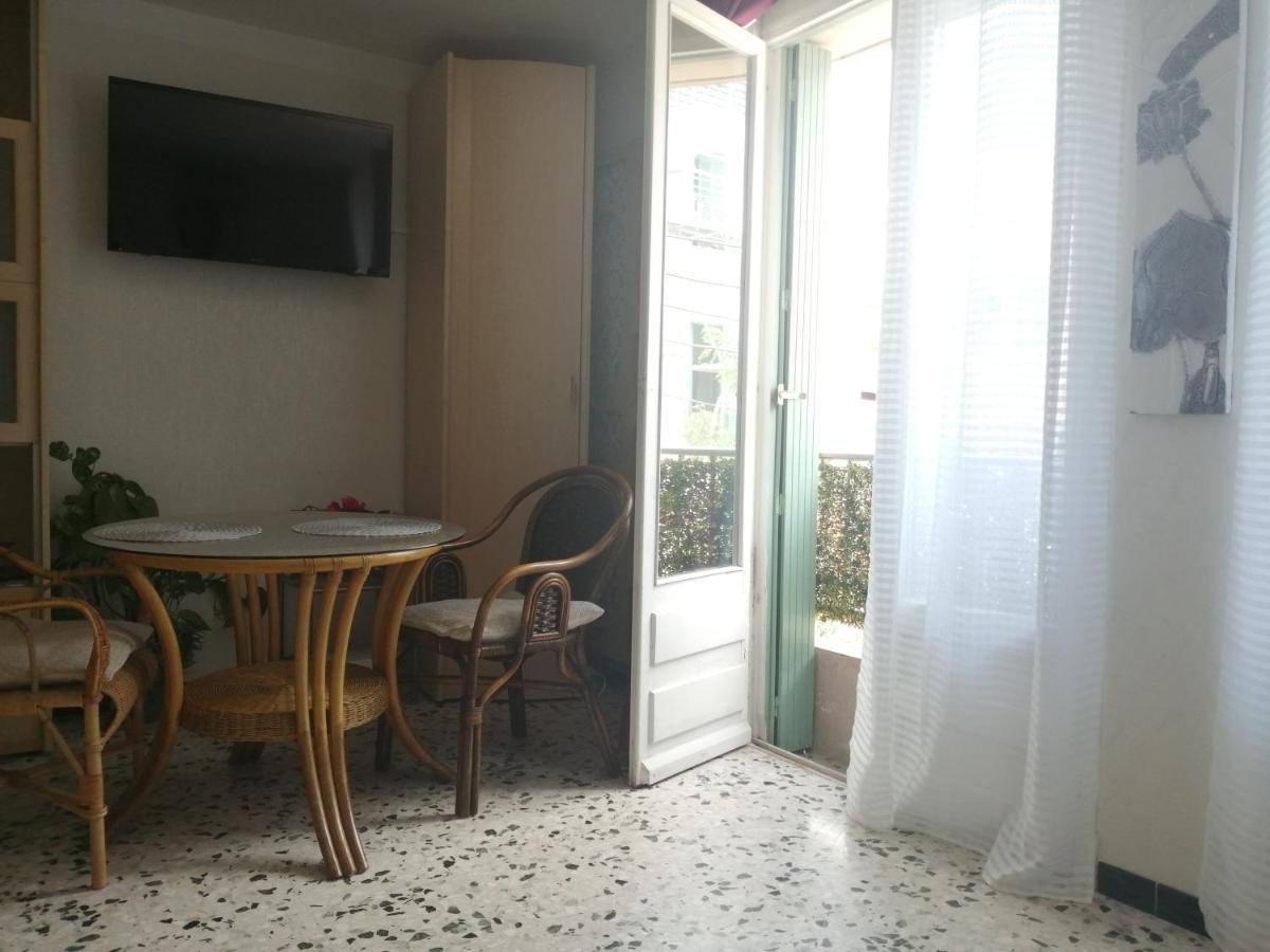 בזייה Magnifique Studio Non Fumeur Pres De La Gare מראה חיצוני תמונה