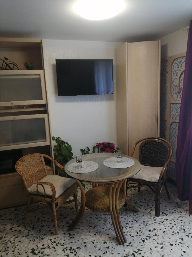 בזייה Magnifique Studio Non Fumeur Pres De La Gare מראה חיצוני תמונה